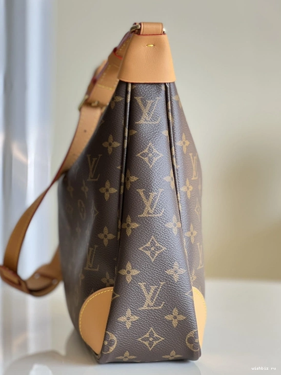 WIS BOULOGNE LOUIS VUITTON 1101